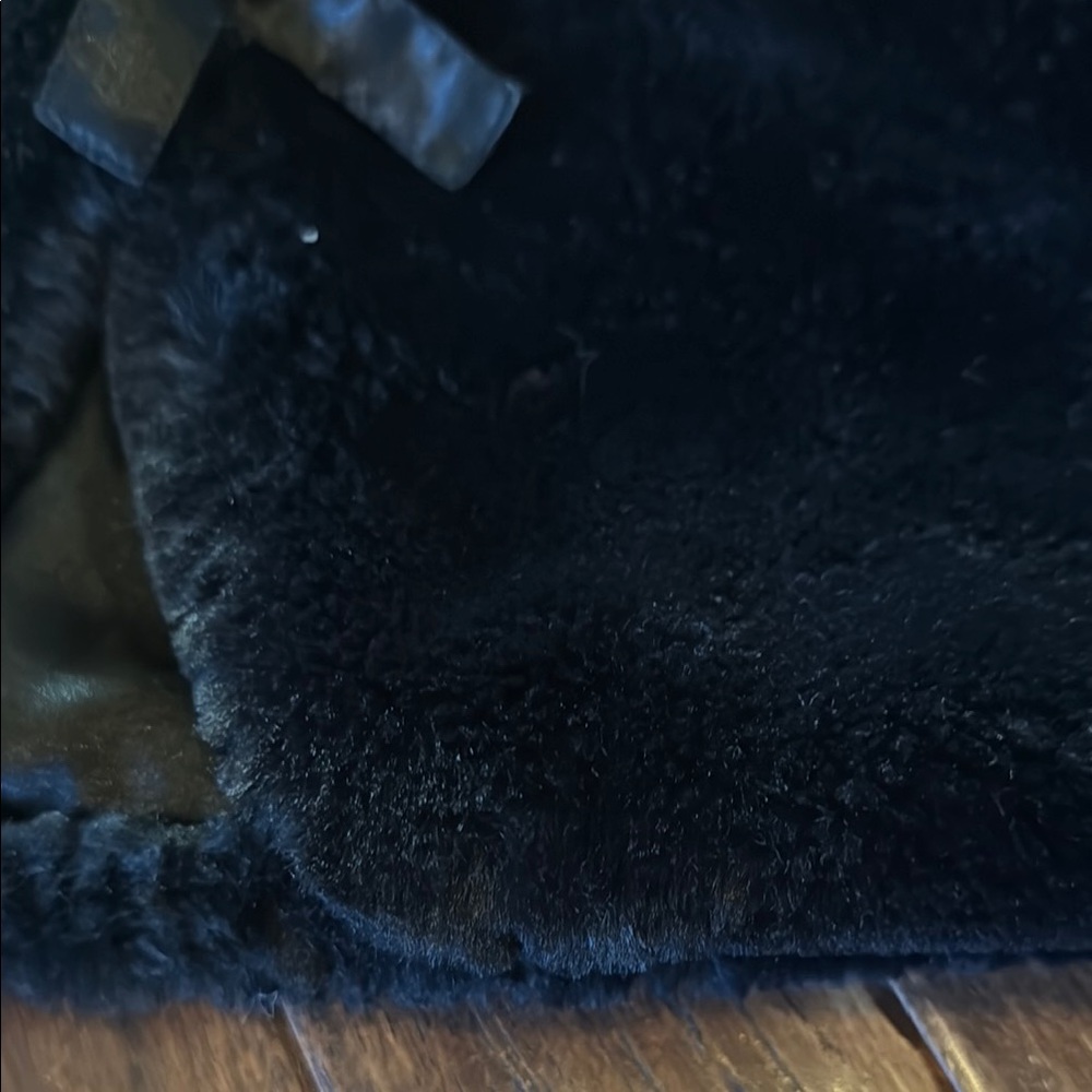 The Children's Place Elegant Black Faux Fur Cape Shrug 7/8 - Picture 2 of 4